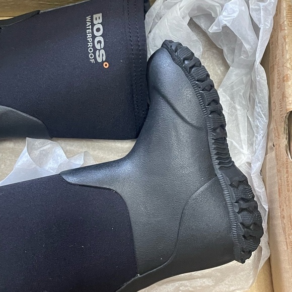 BOGS Black Waterproof Boots Kids - Picture 4 of 9